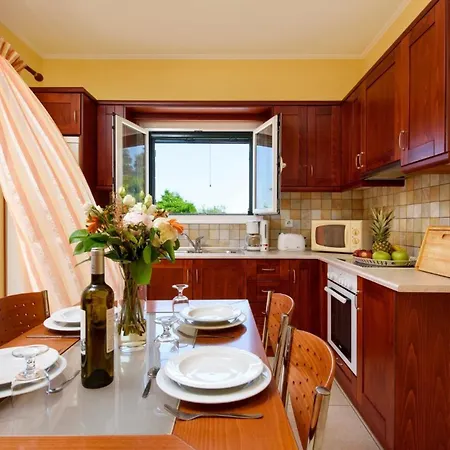 Вилла Luxury Corfu Villa - Villa Rose - Private Pool - 4 Bedrooms Дафнила