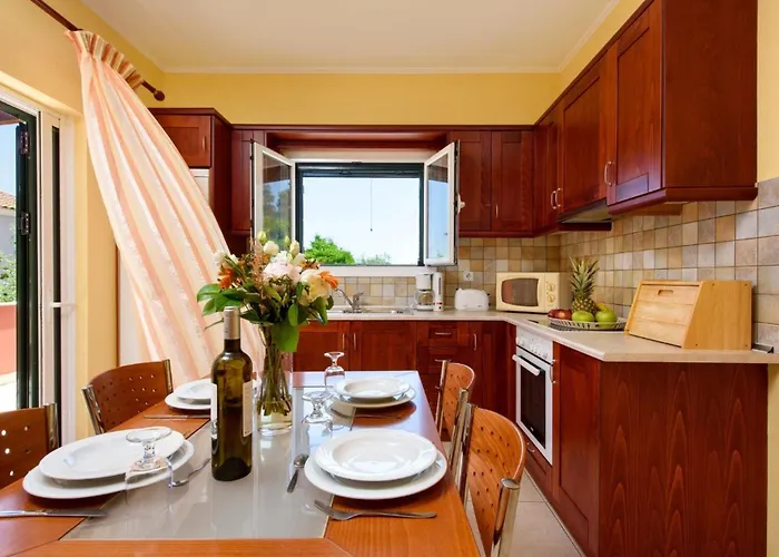 Вилла Luxury Corfu - Rose - Private Pool - 4 Bedrooms Дафнила